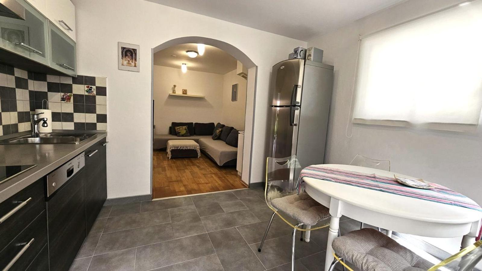 Apartment with garden in Barbariga Exterior foto